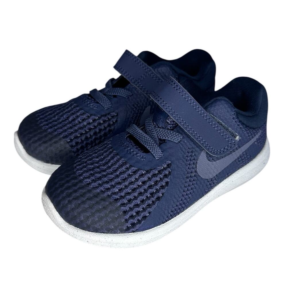 NWOT Nike Revolution 4 Sneakers Size 8